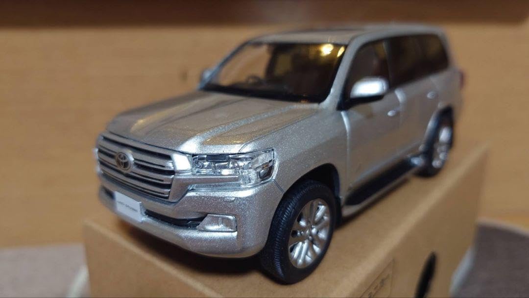 Amazon.co.jp: ランクル200カラーサンプルミニカー : おもちゃ